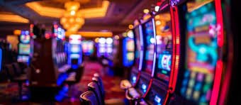 Tim hoteltogel bekerja di kantor untuk mengoptimalkan layanan platform kasino online